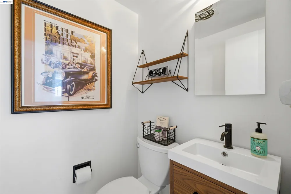 241 Garnet Dr, Livermore, CA 94550