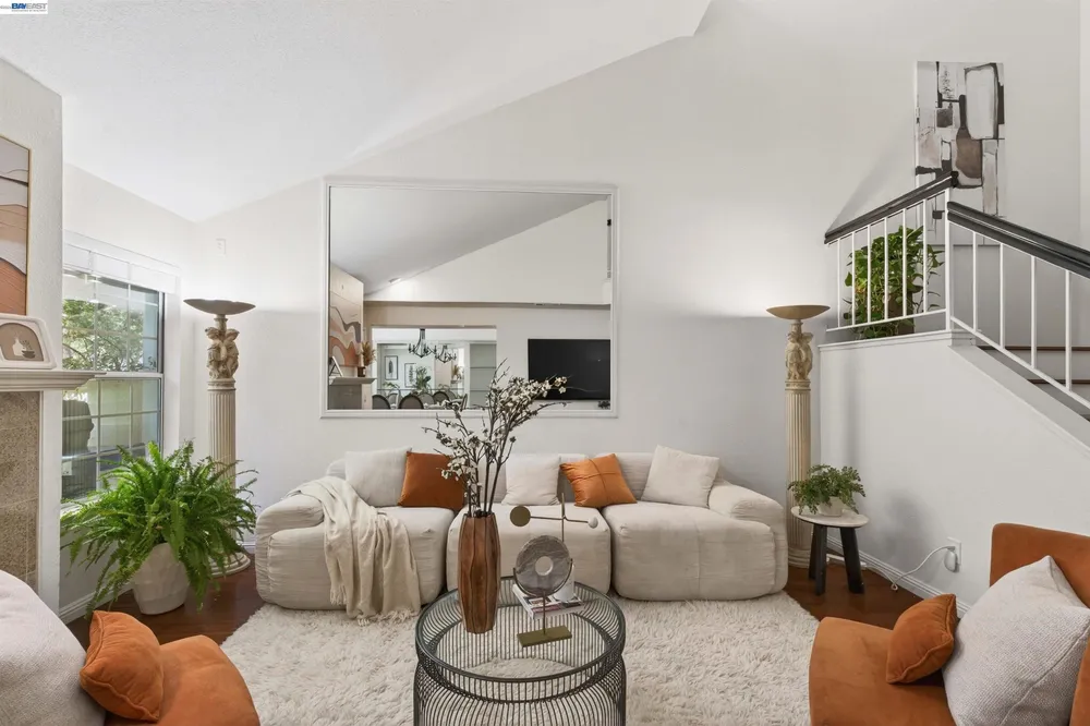7483 Stonedale Dr, Pleasanton, CA 94588