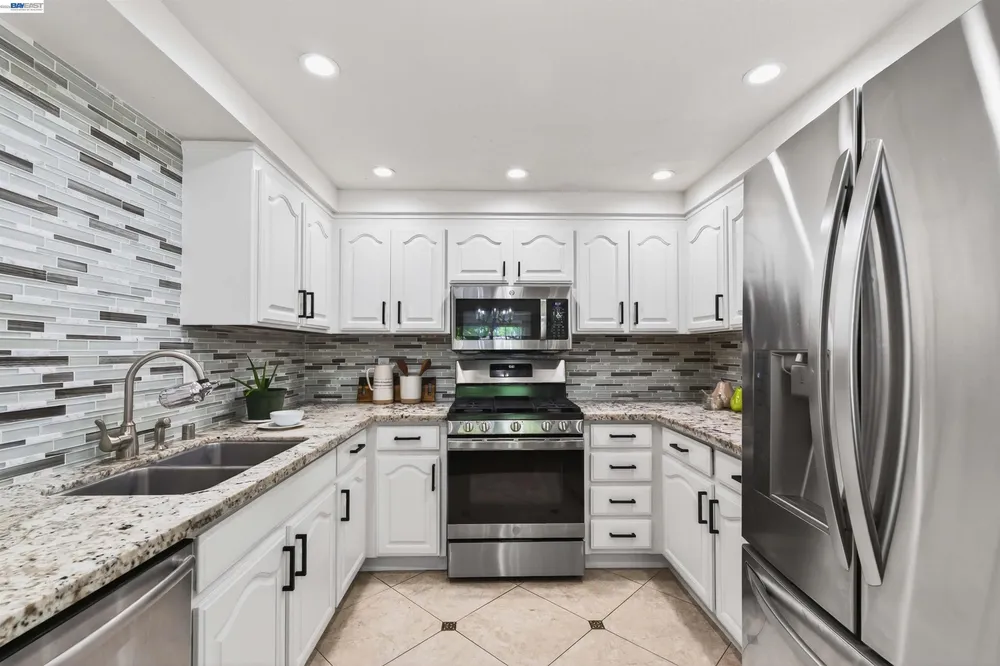 7483 Stonedale Dr, Pleasanton, CA 94588