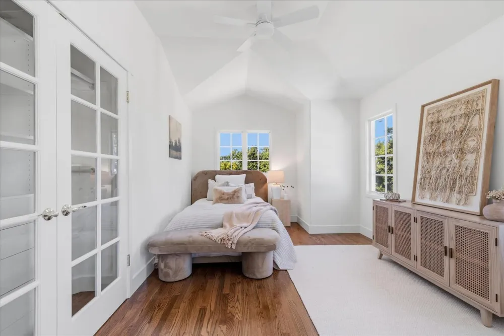418 Ridge Rd, San Carlos, CA 94070