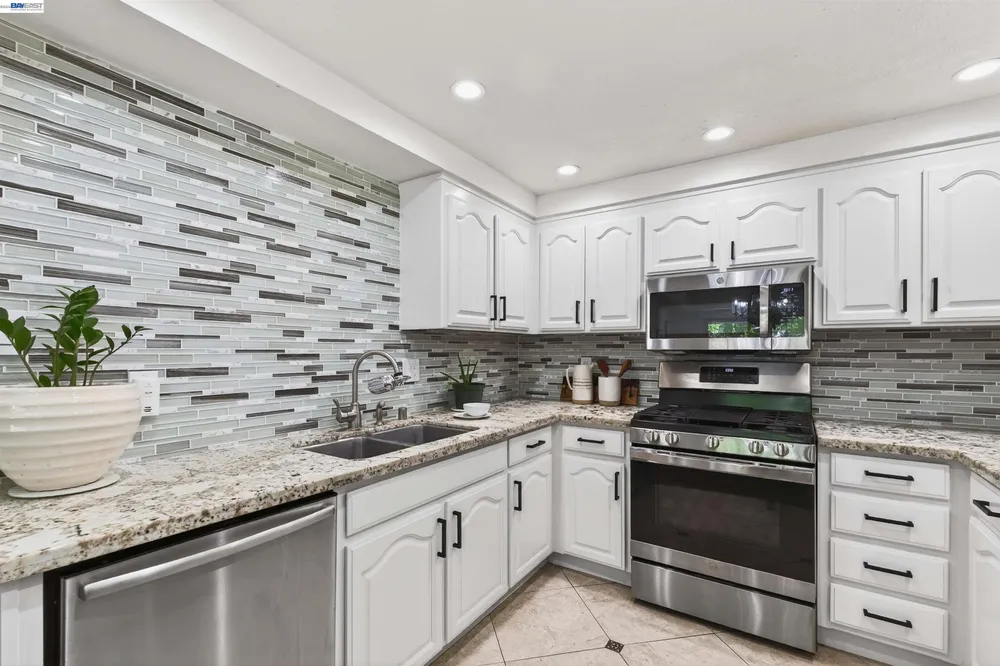 7483 Stonedale Dr, Pleasanton, CA 94588