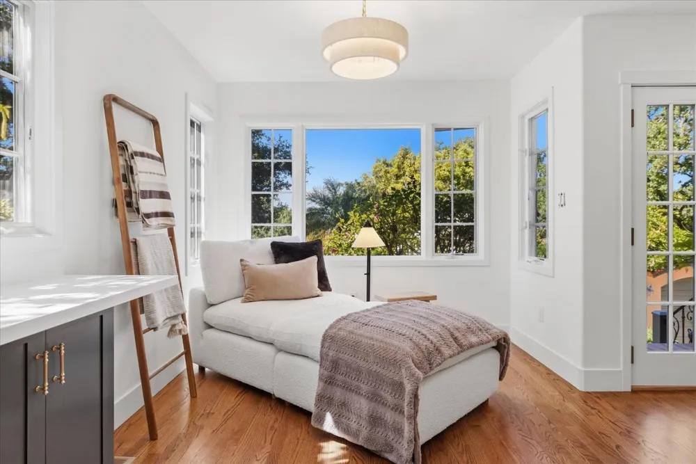 418 Ridge Rd, San Carlos, CA 94070