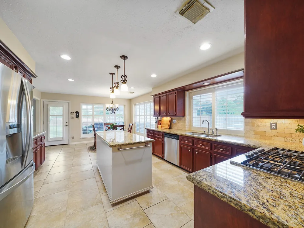 4010 Bay Shore Dr, Missouri City, TX 77459