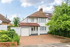 Friars Avenue, London, N20 photo 1
