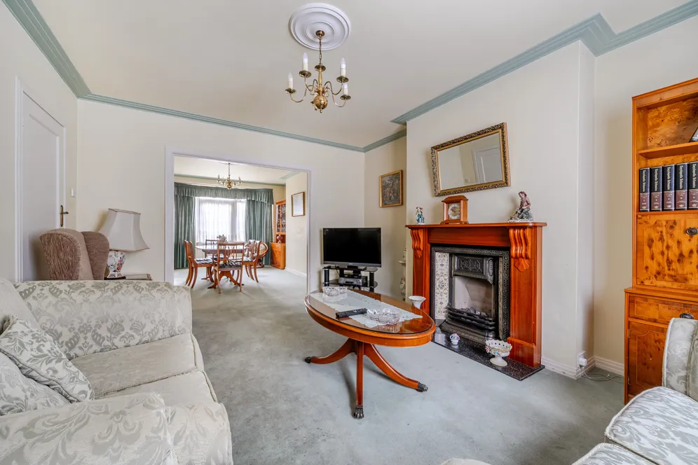 Friars Avenue, London, N20 photo 6