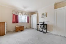 Friars Avenue, London, N20 photo 9