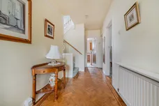 Friars Avenue, London, N20 photo 11