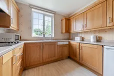 Friars Avenue, London, N20 photo 17