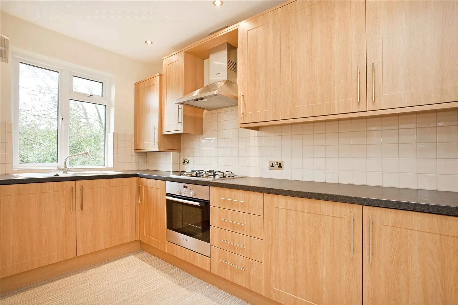Vines Avenue, Finchley Central, London, N3