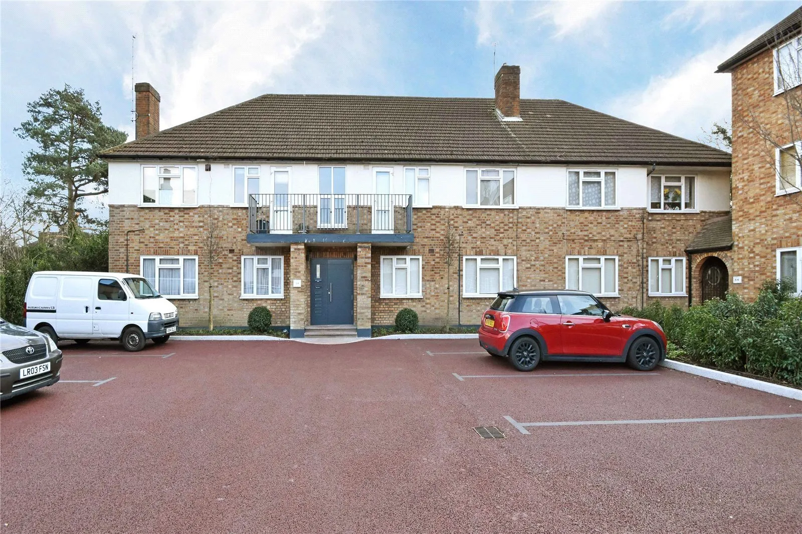 Vines Avenue, Finchley Central, London, N3