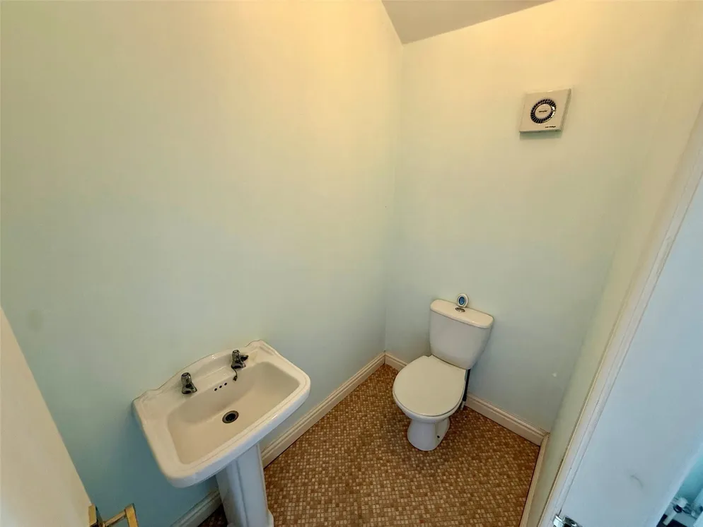 Property carousel item 5