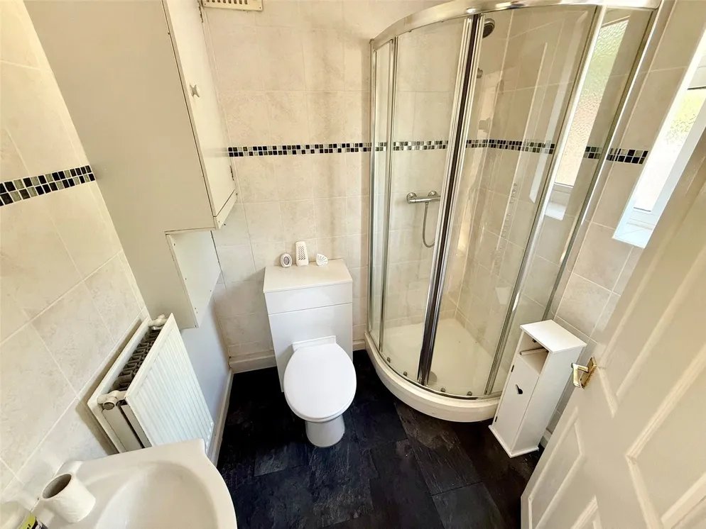 Property carousel item 6