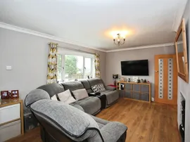 Ael Y Bryn, Beddau, Pontypridd thumb 3