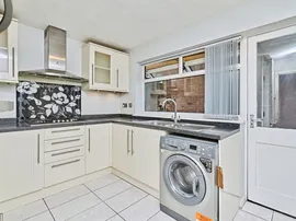 Ravensdale Gardens, Walsall thumb 3
