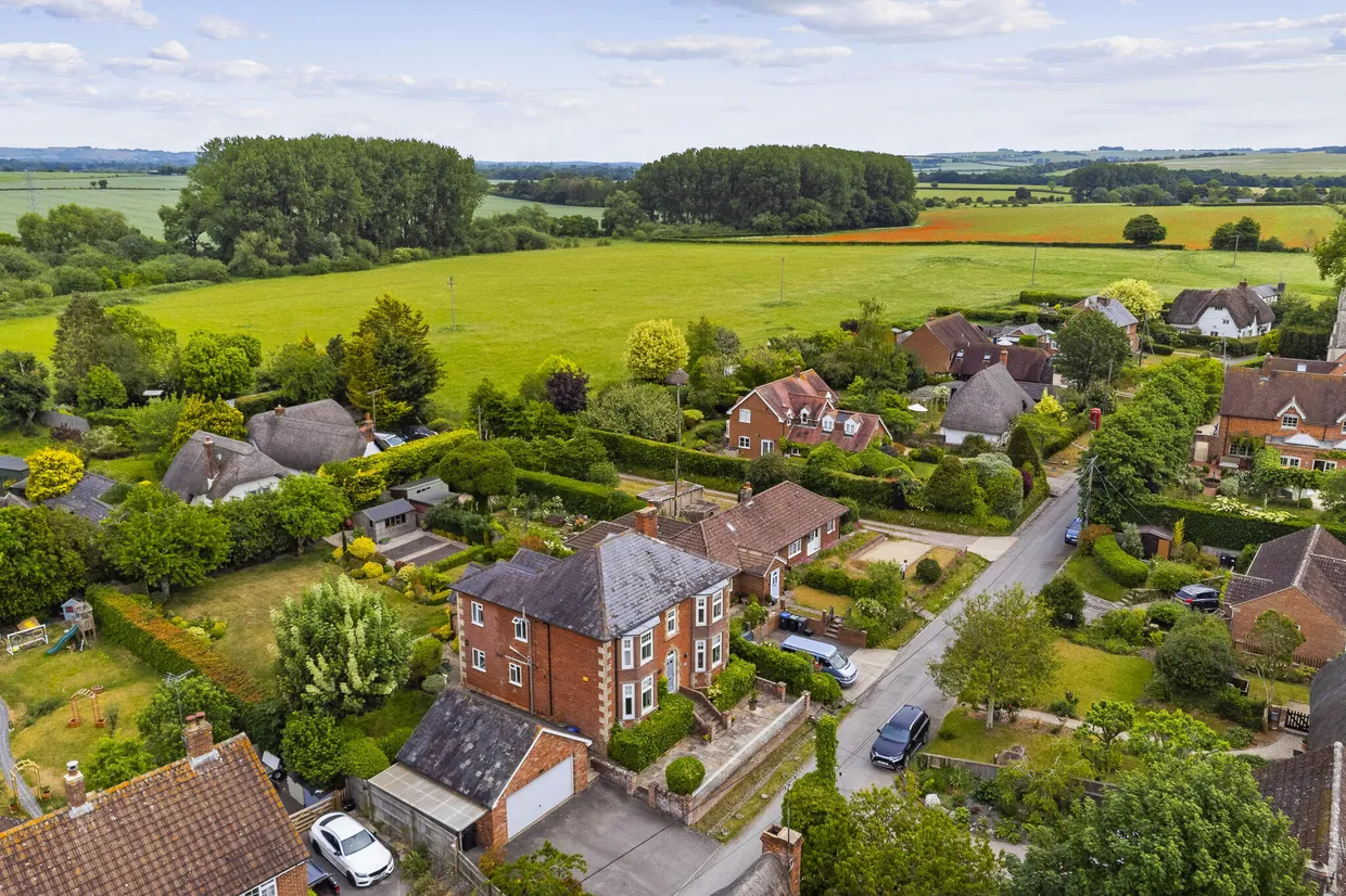 Charlton, Pewsey, SN9 photo 5