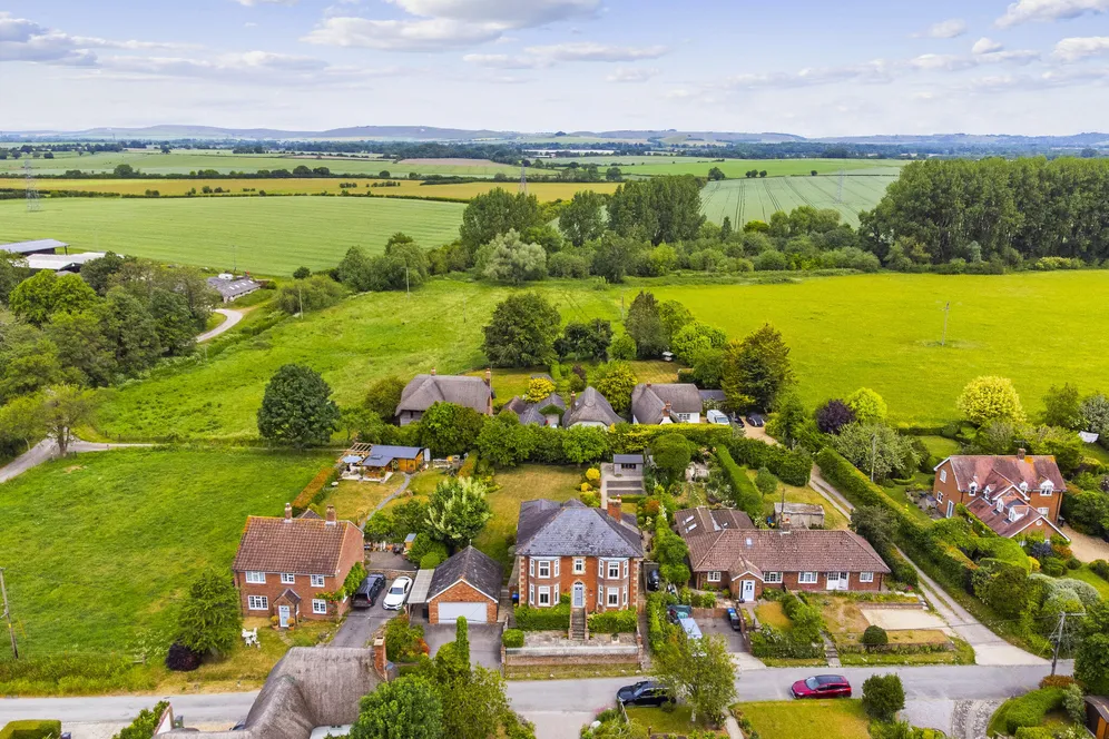 Charlton, Pewsey, SN9 photo 6