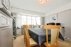 Lavinia Avenue, Watford