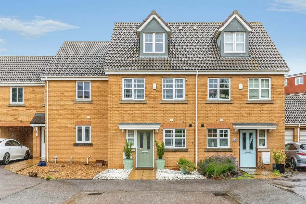 Temple Gardens, RUSHDEN