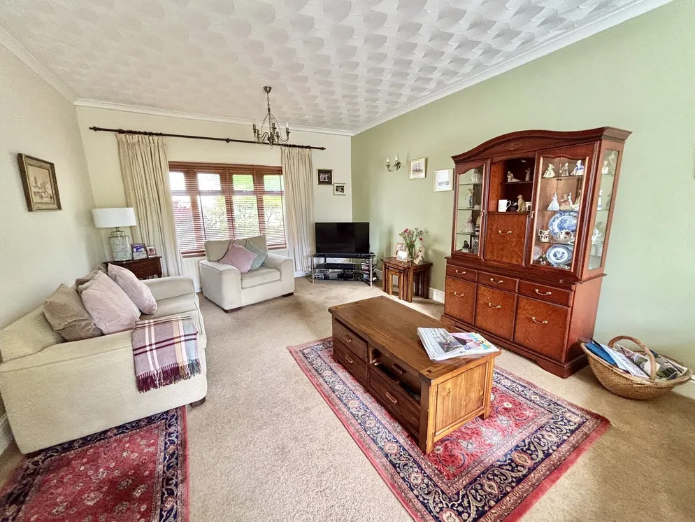 Property carousel item 4