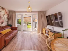 Clements Grove, Waterlooville thumb 2