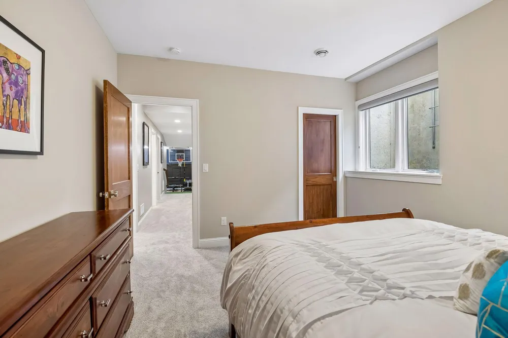 5913 Kellogg Ave, Minneapolis, MN 55424