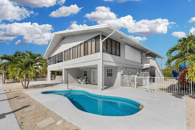303 Sombrero Beach Rd, Marathon, FL 33050