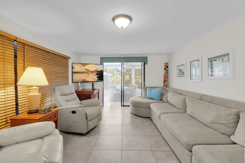 303 Sombrero Beach Rd, Marathon, FL 33050