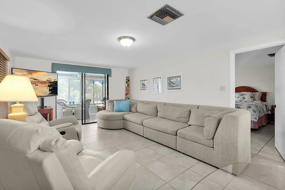 303 Sombrero Beach Rd, Marathon, FL 33050