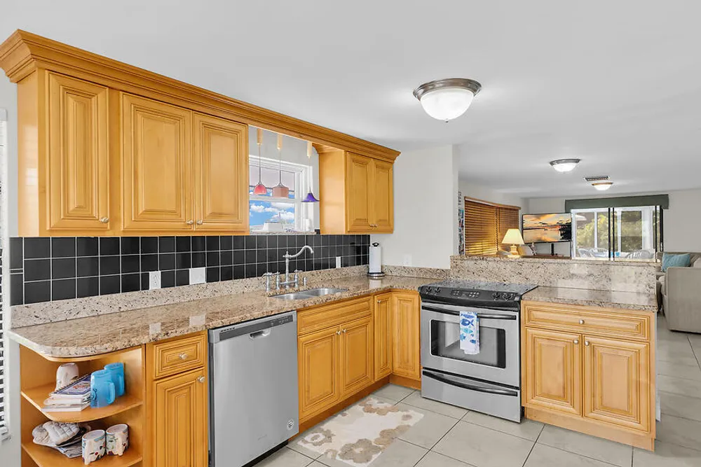 303 Sombrero Beach Rd, Marathon, FL 33050