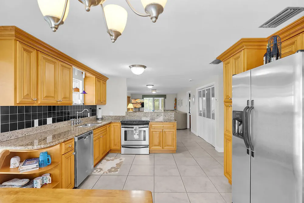 303 Sombrero Beach Rd, Marathon, FL 33050