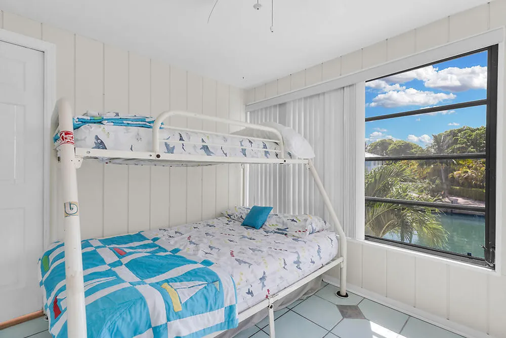 303 Sombrero Beach Rd, Marathon, FL 33050
