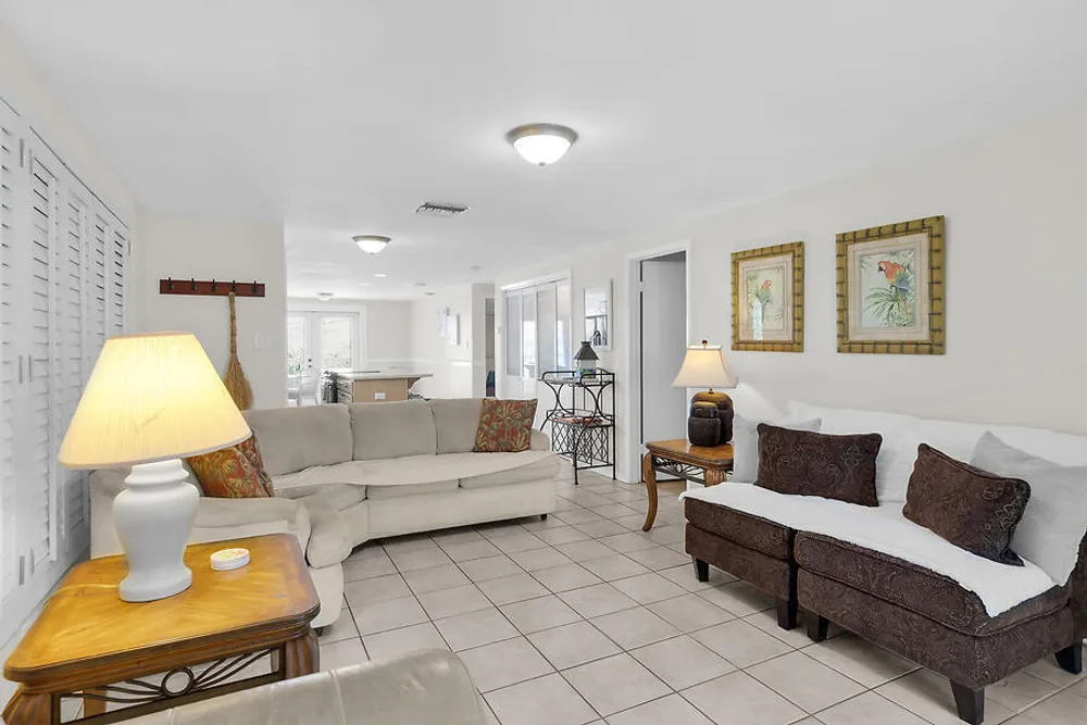 303 Sombrero Beach Rd, Marathon, FL 33050