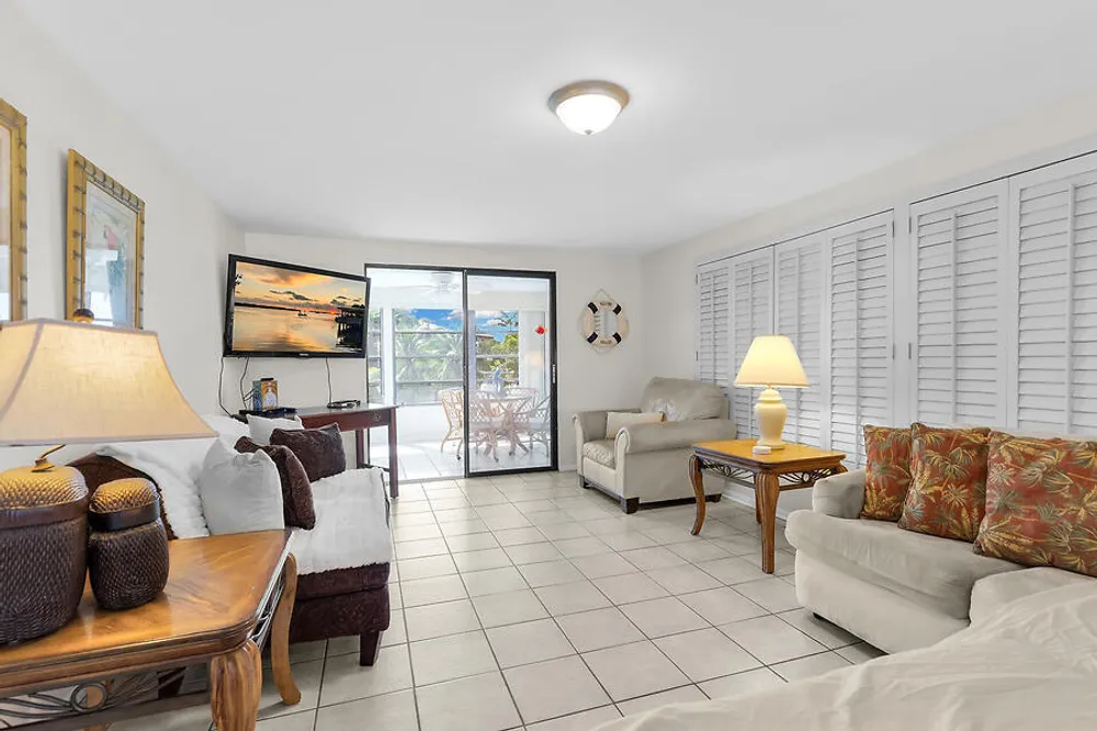 303 Sombrero Beach Rd, Marathon, FL 33050
