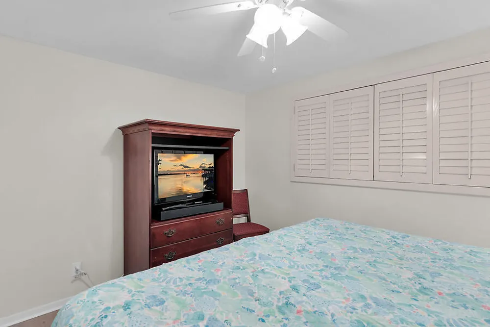 303 Sombrero Beach Rd, Marathon, FL 33050