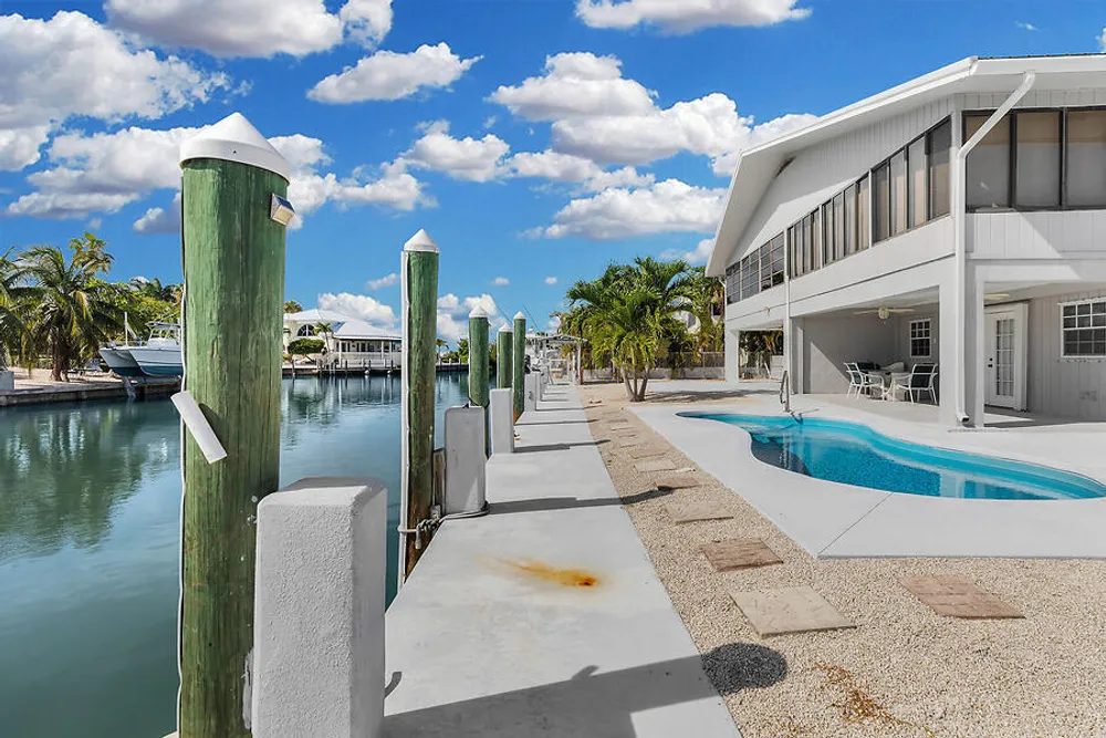 303 Sombrero Beach Rd, Marathon, FL 33050