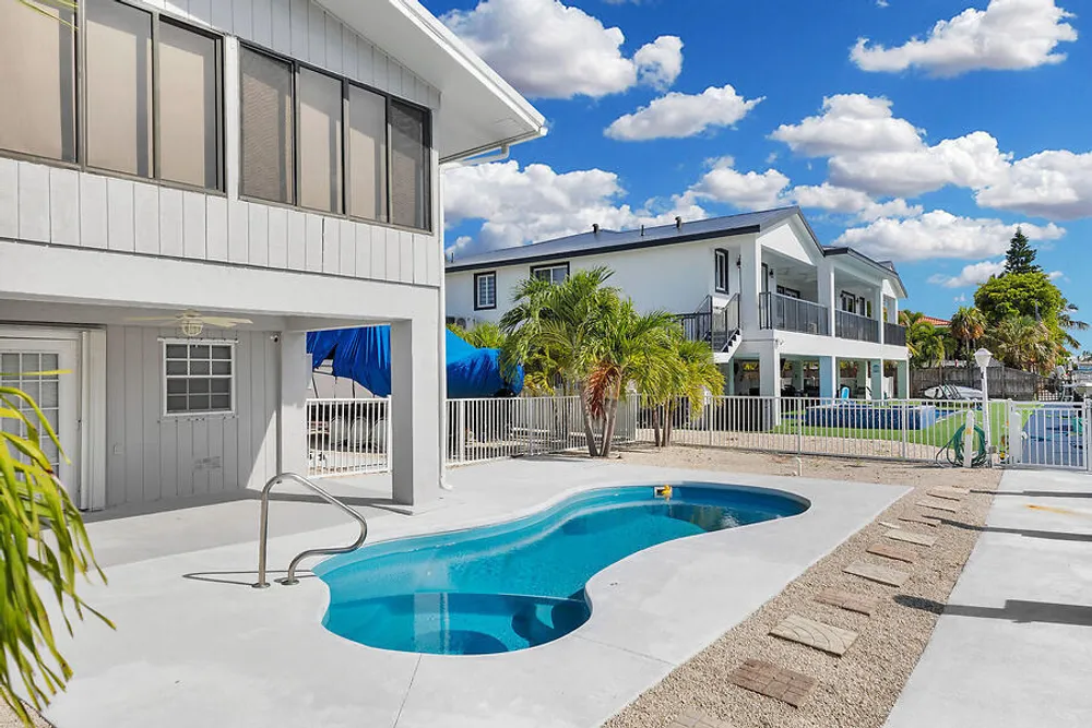 303 Sombrero Beach Rd, Marathon, FL 33050