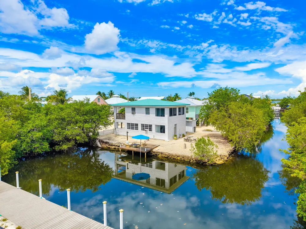 27358 Jamaica Ln, Ramrod Key, FL 33042