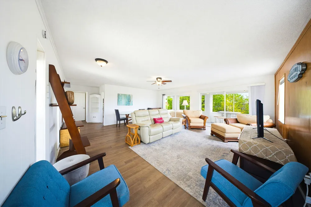 27358 Jamaica Ln, Ramrod Key, FL 33042