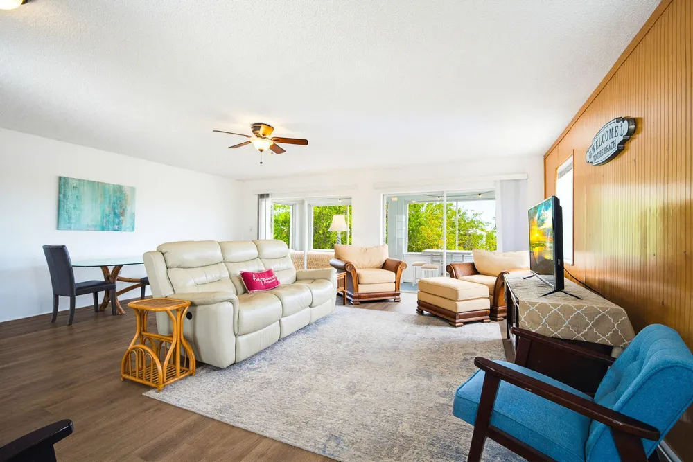 27358 Jamaica Ln, Ramrod Key, FL 33042
