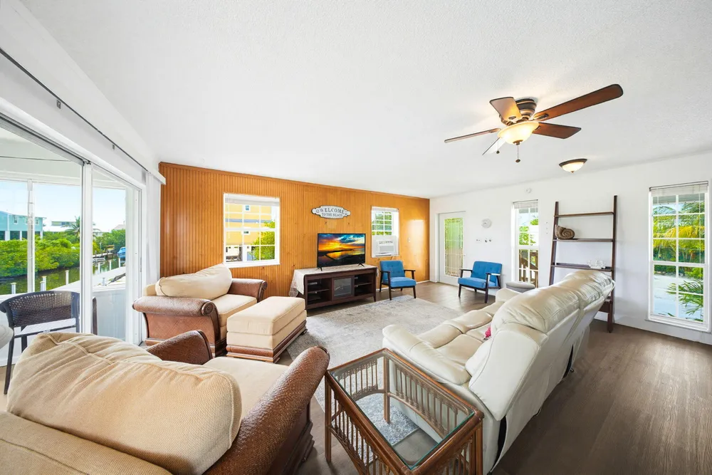 27358 Jamaica Ln, Ramrod Key, FL 33042