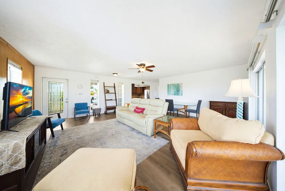 27358 Jamaica Ln, Ramrod Key, FL 33042