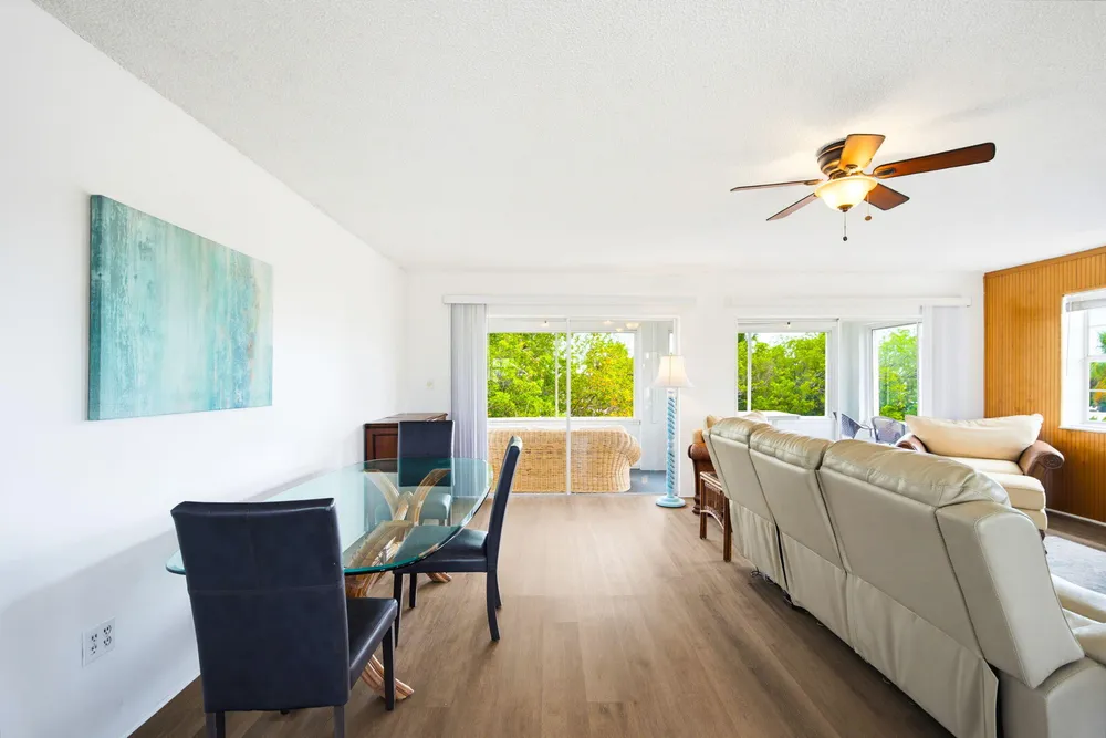 27358 Jamaica Ln, Ramrod Key, FL 33042