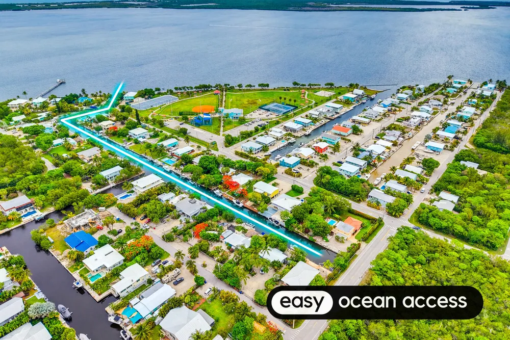 30985 Hibiscus Dr, Big Pine, FL 33043