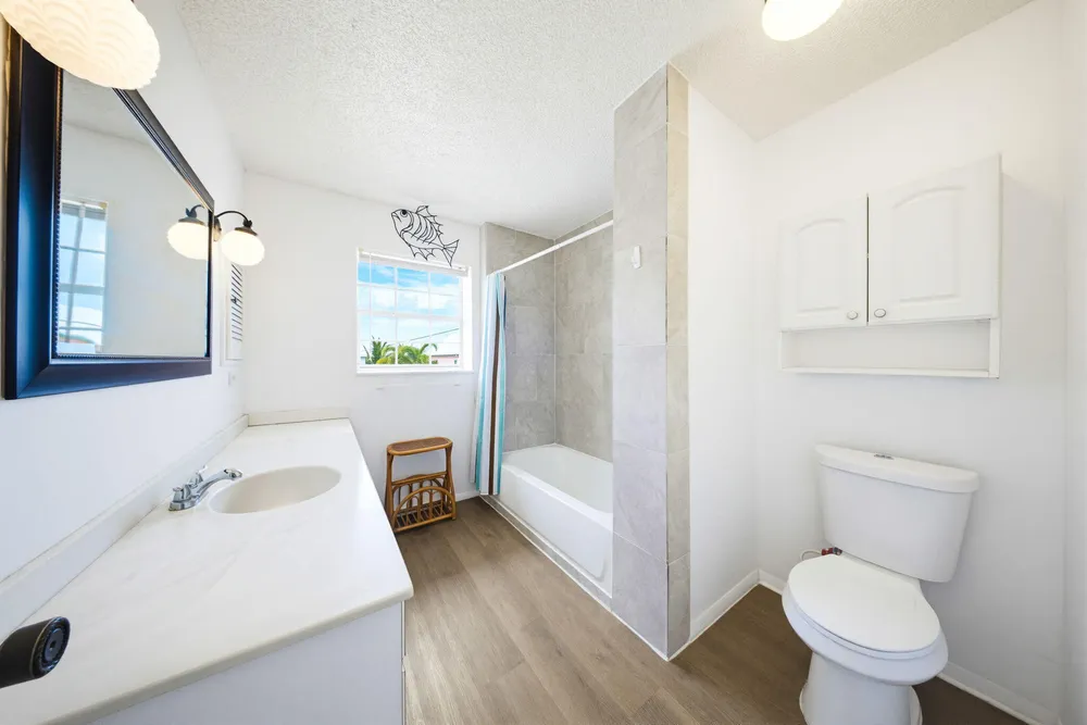 27358 Jamaica Ln, Ramrod Key, FL 33042