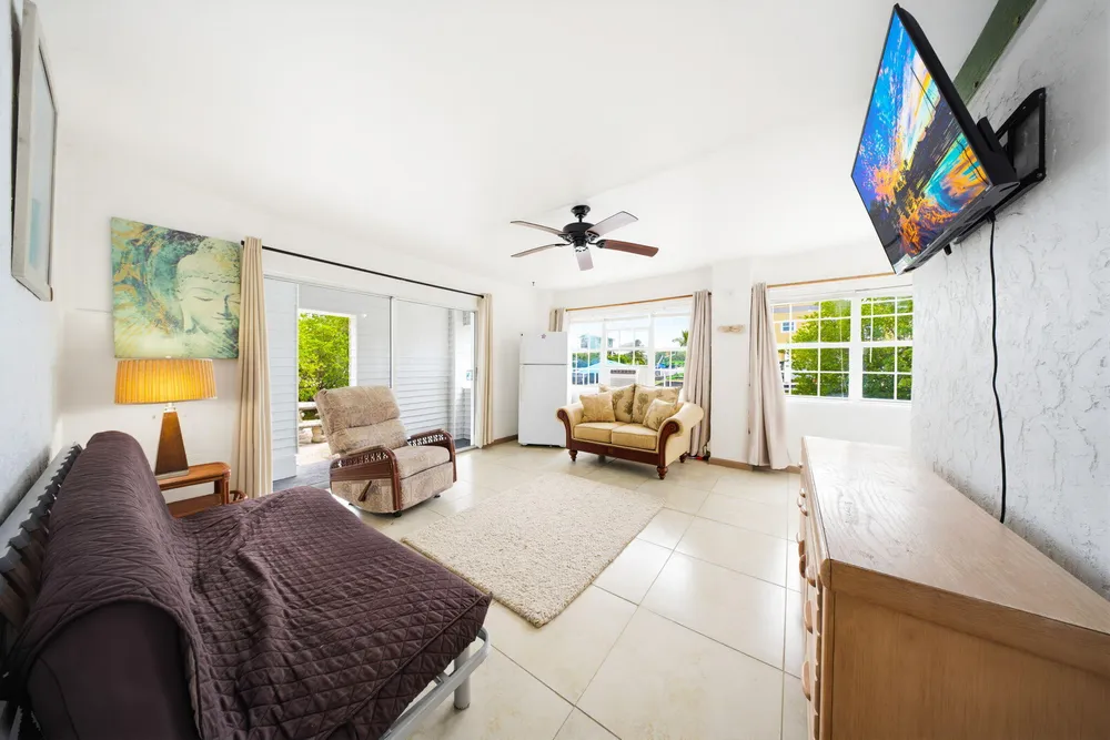 27358 Jamaica Ln, Ramrod Key, FL 33042