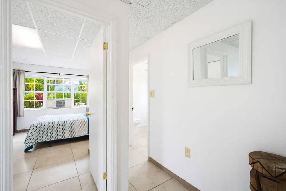 27358 Jamaica Ln, Ramrod Key, FL 33042