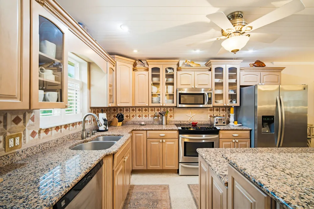 30985 Hibiscus Dr, Big Pine, FL 33043