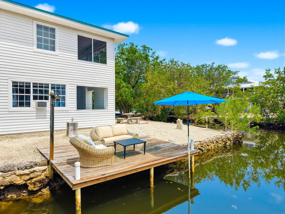 27358 Jamaica Ln, Ramrod Key, FL 33042