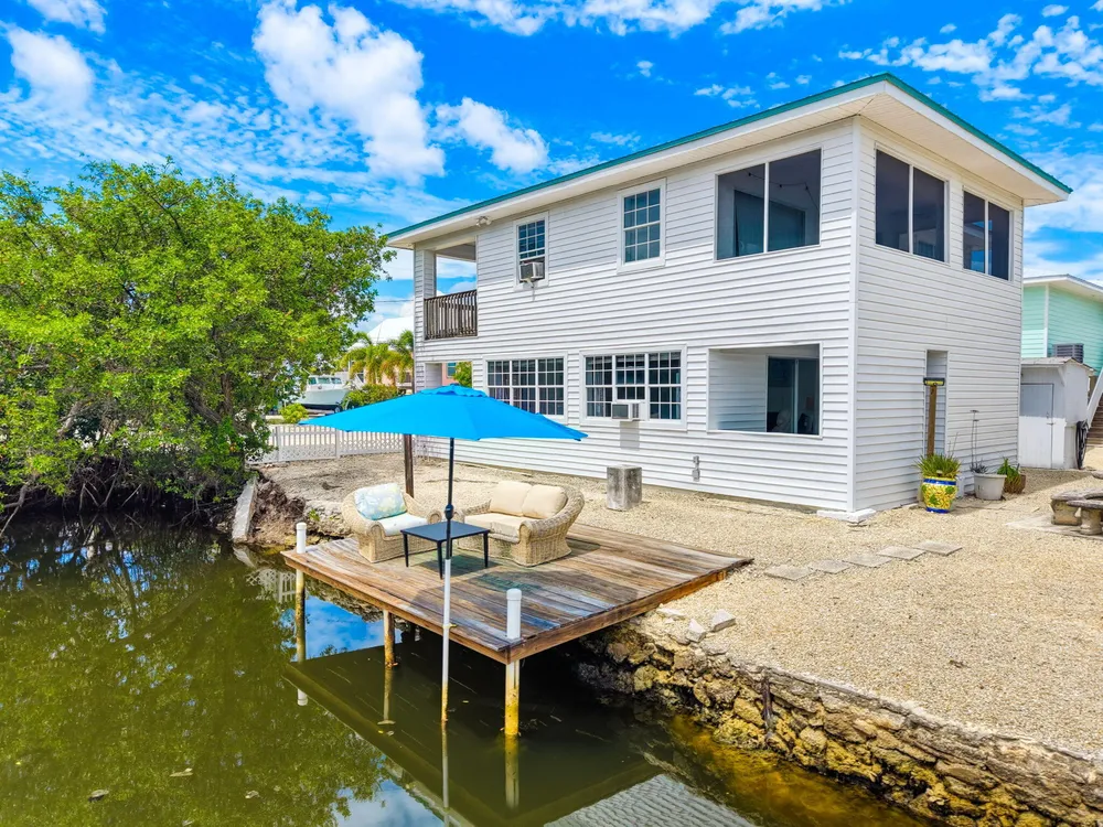 27358 Jamaica Ln, Ramrod Key, FL 33042