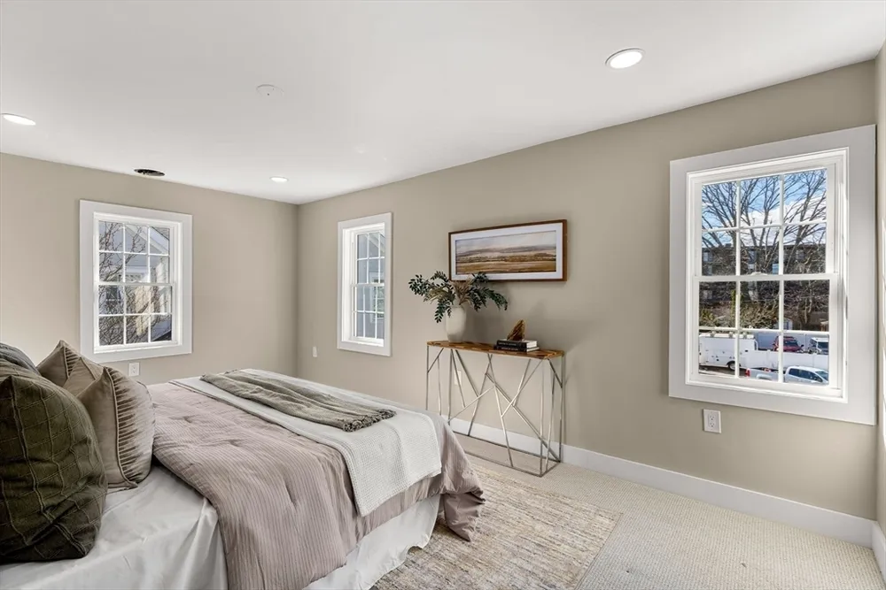193 Park St, Stoneham, MA 02180